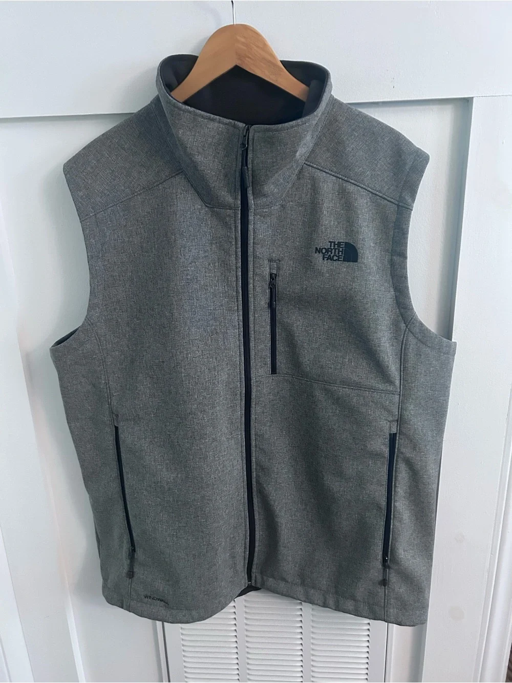 The North Face WindWall Soft Shell Vest in heather gray, Men’s X